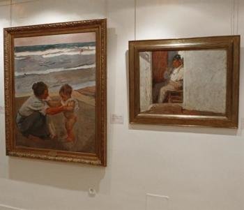 'A la orilla del mar' y 'EL tío Pancha' pintados por Joaquín Sorolla y expuestos durante tres días en la sala Christie's de Madrid. Foto: EFE/Mondelo