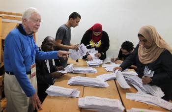 Un momento del recuento de votos. (Foto: MISAM SALEH)