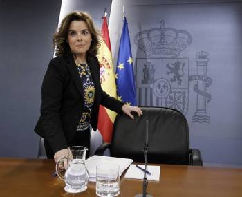 Sáenz de Santamaría, al inicio de la rueda de prensa posterior al Consejo de Ministros. (Foto: J.J. GUILLÉN)