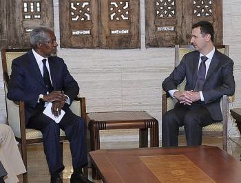 Kofi Annan y Bashar al Asad durante su reunión de ayer. (Foto: SANA)