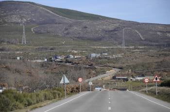 El monte de la localidad de Pereiro, afectado por las obras del tren de alta velocidad. (Foto: MARTIÑO PINAL)