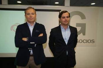 Manuel Nogueira, director general y Fernando Lodeiro, director financiero de Alumisel.