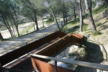 Instalaciones del parque de Montealegre, cerrado a la espera de la instalación de medidas de seguridad. (Foto: JOSÉ PAZ)
