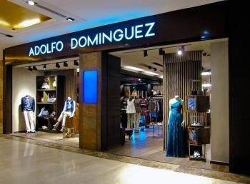 Una de las tiendas de Adolfo Domínguez