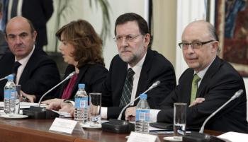 Rajoy, Santamaría, De Guindos y Montoro prorrogan la Comisión Delegada de Asuntos Económicos.