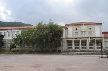 Instalacións do Instituto de Secundaria de Ribadavia. (Foto: MARTIÑO PINAL.)