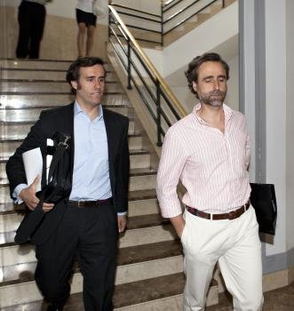 Los hermanos Zoilo (i) y Pablo Ruiz Mateos (d), a su llegada a los juzgados de la capital balear donde han comparecido sin su padre