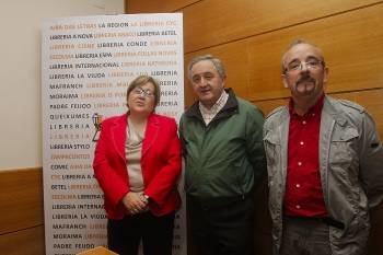 Pilar Rodríguez, José Manuel García y Francisco Negro, momentos antes de la comparecencia. (Foto: MIGUEL ÁNGEL)