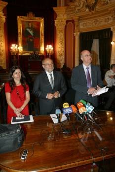 Isabel Pérez, Francisco Rodríguez y Agustín Fernández. (Foto: JOSÉ PAZ)
