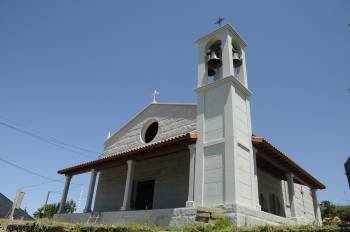La iglesia parroquial de O Regueiro.