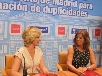 Aguirre Y Botella En La Firma Del Acuerdo Sobre Duplicidades.