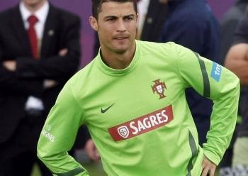 Cristiano Ronaldo y Portugal retarán mañana a España. (Foto: Archivo EFE)