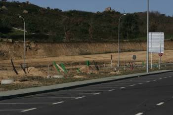 La última fase construida en el Parque Empresarial de Pereiro de Aguiar está prácticamente vacía.  (Foto: MARCOS ATRIO)