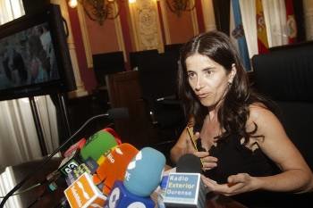 Isabel Pérez, concejala de Cultura del Concello de Ourense, en la rueda prensa que ofreció ayer. (Foto: MIGUEL ÁNGEL )