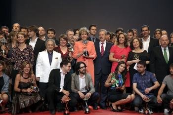 Los galardonados en la gala de los Premios Iris 2011, celebrada el miércoles en el Gran Teatro Auditorio de Madrid.
