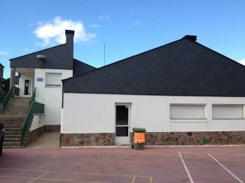 Instalaciones del colegio público de Vilariño de Conso. (Foto: L.R.)