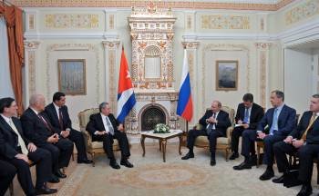 Raúl Castro y Vladimir Putin. (Foto: EFE)