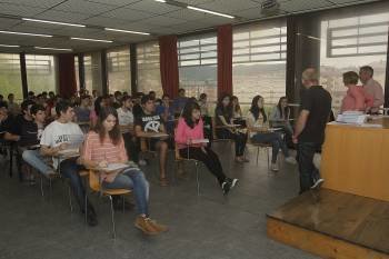 Alumnos realizando la prueba de Selectividad de junio en el Campus de Ourense. (Foto: MIGUEL ÁNGEL)