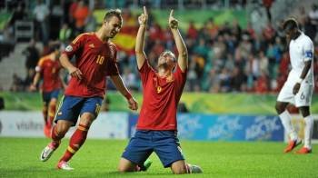 Alcácer y Jesé celebran uno de los goles de la selección española.