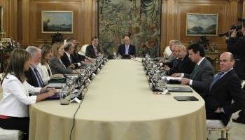  El rey Juan Carlos preside hoy en el Palacio de la Zarzuela el Consejo de Ministros encabezado por el jefe del Ejecutivo, Mariano Rajoy. (Foto: Ángel Díaz)