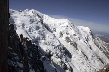 Zona en la que tuvo lugar la avalancha de nieve en el Mont Blanc en Chamonix (Francia). (Foto: A. BALZARINI)