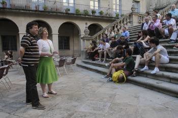 Fernando Varela y Tareixa Paz explican sus ideas a los asistentes. (Foto: MIGUEL ÁNGEL)