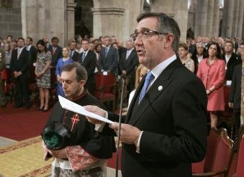 El alcalde de Santiago, Ángel Currás, delegado regio lee la Ofrenda Nacional al Apósto