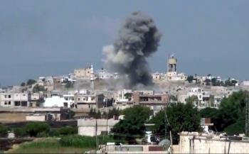 Las fuerzas del régimen sirio prosiguieron hoy con sus bombardeos contra los feudos opositores