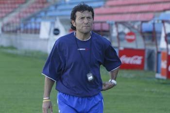El entrenador del Ourense, en el estadio de O Couto esta pretemporada. (Foto: MIGUEL ANGEL)