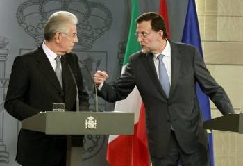 Mario Monti y Mariano Rajoy, en los momentos previos a la rueda de prensa que ofrecieron en Madrid. (Foto: ARCHIVO)
