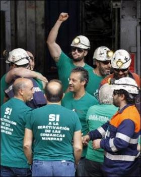 Los mineros asturianos han vuelto hoy con normalidad a sus puestos (Foto: Archivo EFE)