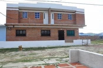 La vivienda de Antonio Gómez, vista desde el lugar donde se produjo el asesinato. (Foto: KENJI DOKU)