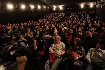 Imagen de una de las salas del Cinebox durante el OUFF. (Foto: XESÚS FARIÑAS)