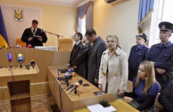 Yulia Timoshenko, durante una de las sesiones de su juicio. (Foto: ARCHIVO)