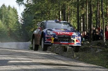 el francés Loeb, camino de la victoria en el rally de Finlandia, octava cita del Mundial. 