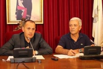 El alcalde en funciones de Lugo, Antón Bao, junto a Luis Álvarez, el portavoz socialista.