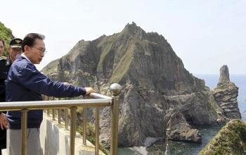  El presidente de Corea del Sur, Lee Myung Bak, visita al archipiélago de las islas Dokdo (Takeshima)