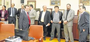 Caballero presidió una reunión con los regidores del Área en dependencias de Alcaldía en noviembre de 2010. (Foto: ARCHIVO)