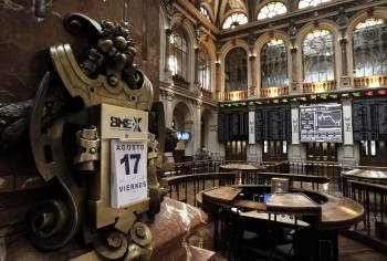 Vista general de la Bolsa madrileña tras el cierre de la jornada de ayer. (Foto: EMILIO NARANJO)