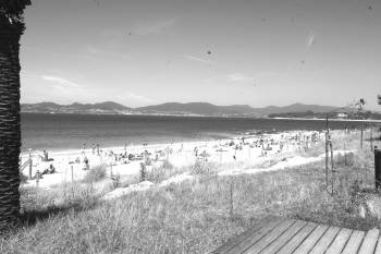 La playa de Fontaíña, vecina del Vao, el último espacio conquistado para el nudismo en Vigo. (Foto: VICENTE)