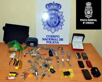 Efectos intervenidos a detenidos por robo en Ourense..