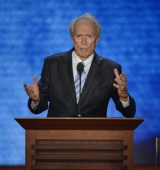 El actor y director estadounidense Clint Eastwood, 82, habla previo al discurso de Mitt Romney