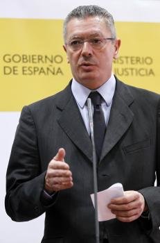 - El ministro de Justicia, Alberto Ruiz-Gallardón, durante la rueda de prensa que ha ofrecido hoy