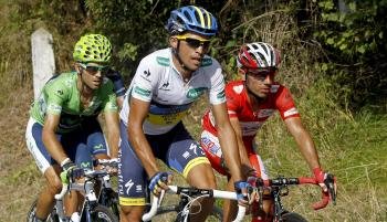 Los ciclistas españoles Alejandro Valverde (i), Alberto Contador (c) y Joaquim Rodríguez (d) (Foto: EFE)
