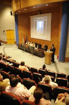Acto de homenaje al científico Antonio Casares. (Foto: MARTIÑO PINAL)