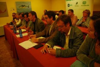 Los miembros del Consello Nacional de Compromiso por Galicia, en una reunión. (Foto: ARCHIVO)