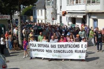 Manifestación convocada en Vilalba por los sindicatos agrarios. (Foto: MARÍA ROCA)
