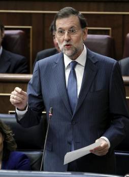 Mariano Rajoy en su intervención en la sesión de control al Gobierno. (Foto: ZIPI)
