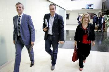 Rueda, García y Prado, poco antes de reunirse para pactar los debates entre sus candidatos. (Foto: VICENTE PERNÍA)