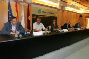 Manuel Blanco, José Luis Fernández Celis, María Isabel Doval, Carlos Ferrás y Miguel Sánchez, ayer en la charla- coloquio celebrada en Ourense.